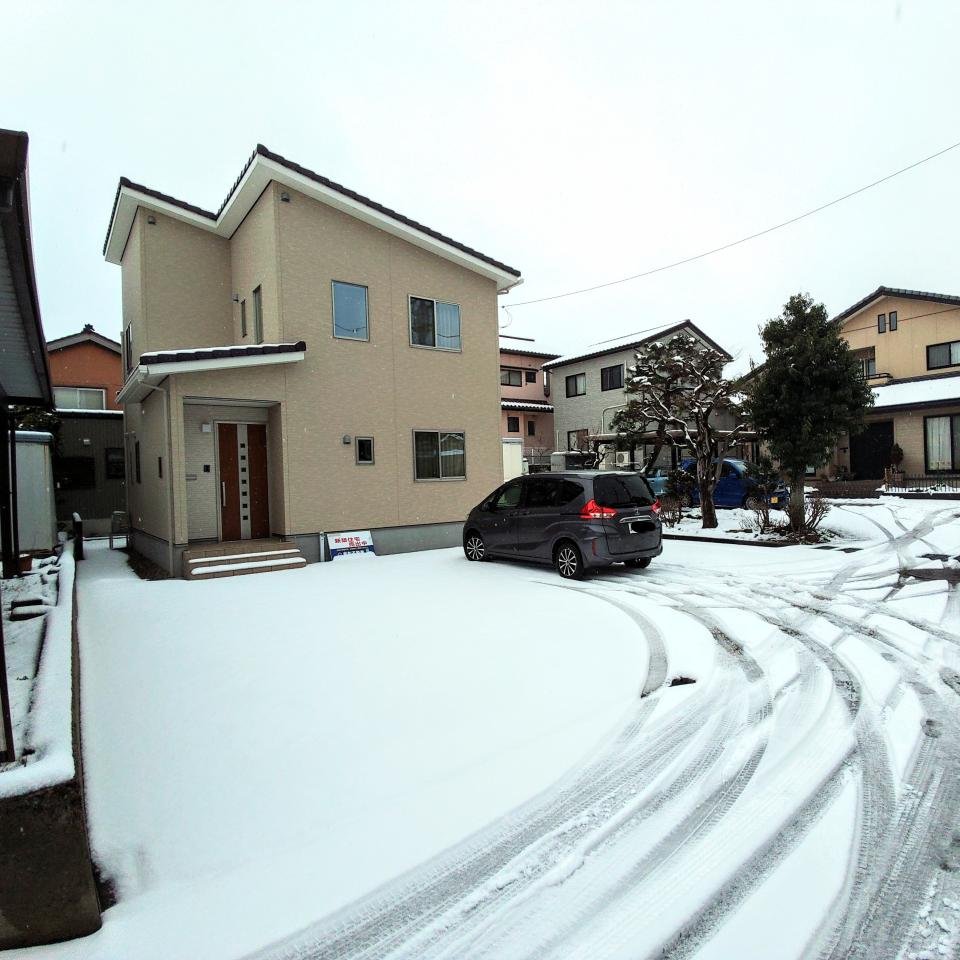 2024年1月16日  暖冬ですが、やはり富山県です。